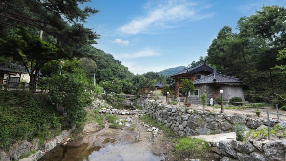 Hoengseong Daraegol Sanbang Pension Exterior photo